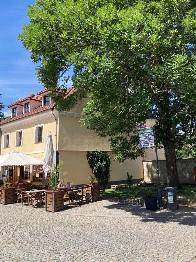Apartman Na Ostrove Beroun Бероун Экстерьер фото
